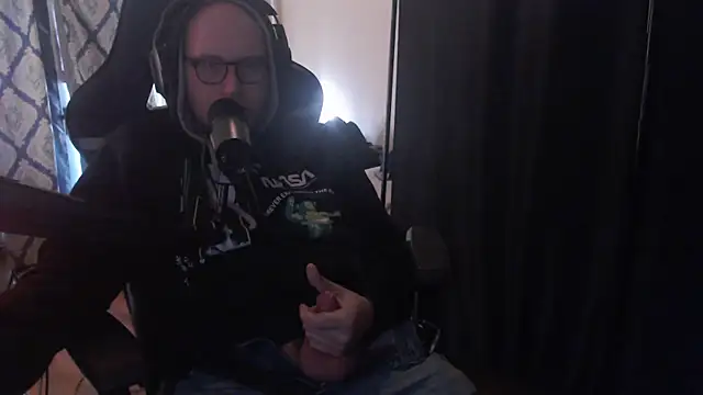 chicostick413 online show from March 2026 12:07:01 PM