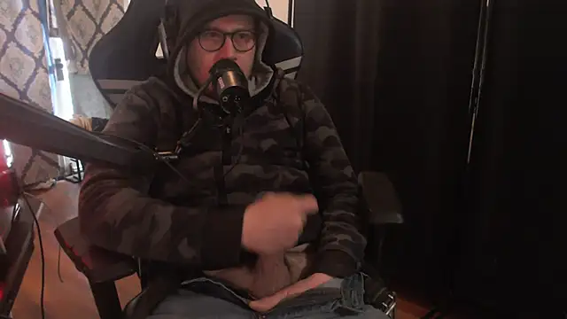 chicostick413 online show from April 2026 01:01:02 PM