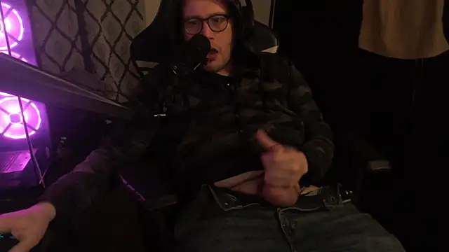 chicostick413 online show from February 2026 11:38:02 PM