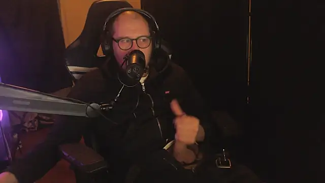 Snapshot of chicostick413 chatting on December 2025 10:09:01 PM chicostick413 online show from December 2025 10:09:01 PM