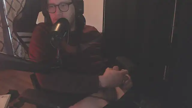 chicostick413 online show from January 2026 07:06:02 PM