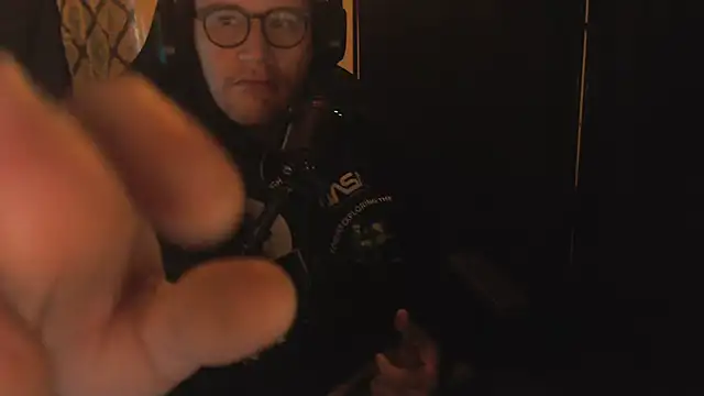 chicostick413 online show from December 2025 01:02:02 PM