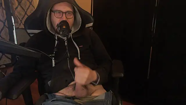 chicostick413 online show from April 2026 11:55:02 AM