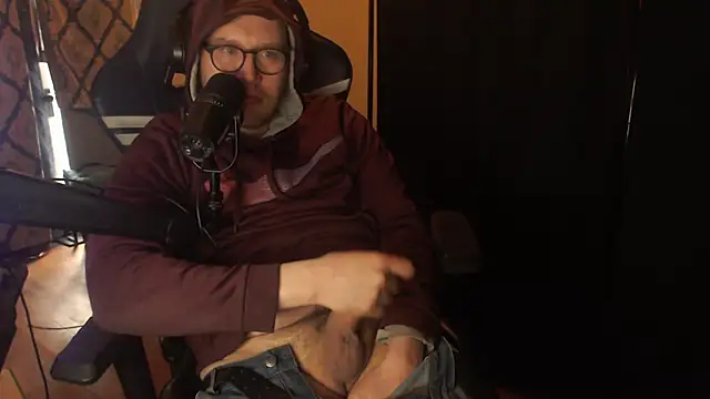 chicostick413 online show from March 2026 05:48:01 PM