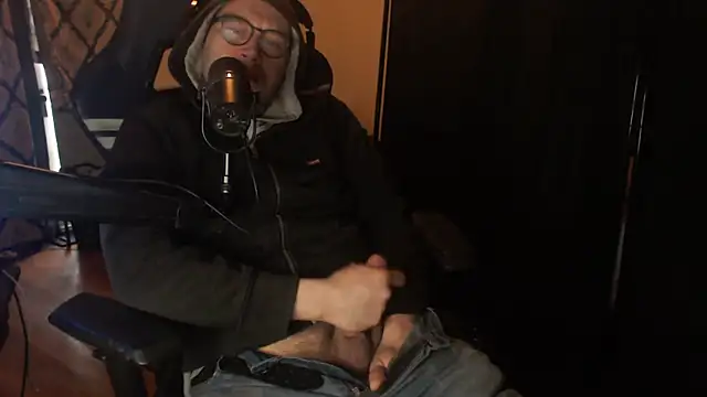 chicostick413 online show from April 2026 01:17:02 PM