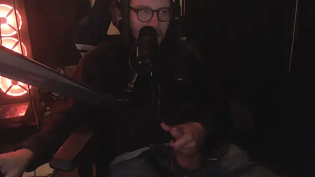 Snapshot of chicostick413 chatting on November 2025 03:44:01 AM chicostick413 online show from November 2025 03:44:01 AM