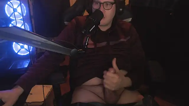 Snapshot of chicostick413 chatting on November 2025 03:43:01 AM chicostick413 online show from November 2025 03:43:01 AM