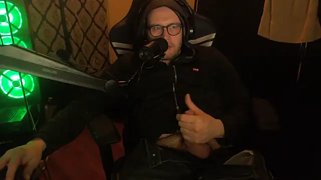 chicostick413 online show from February 2026 02:00:01 AM