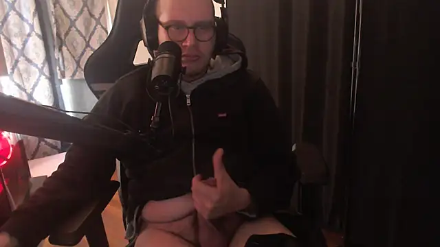 chicostick413 online show from March 2026 12:42:01 PM