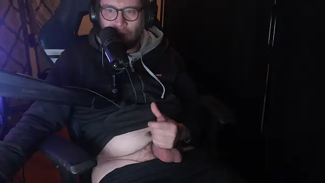 chicostick413 online show from April 2026 01:57:01 AM