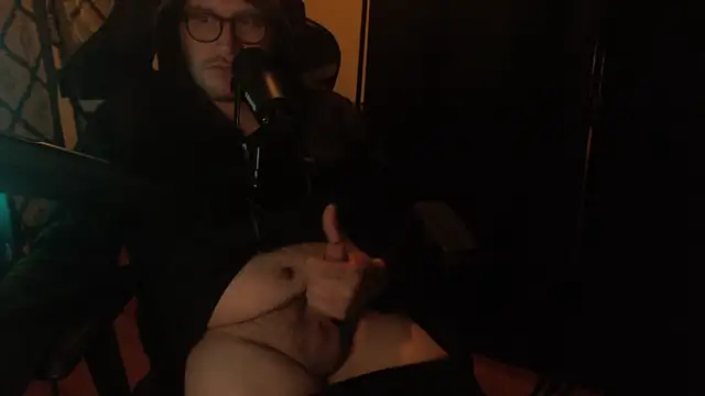 chicostick413 online show from April 2026 03:32:01 AM