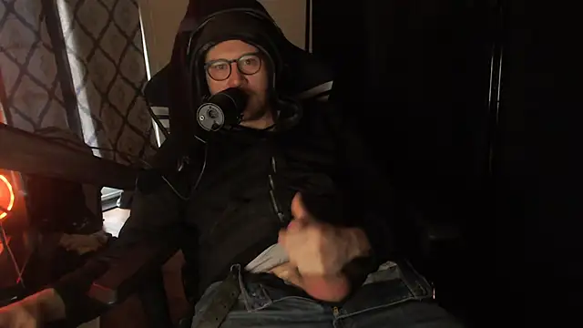 chicostick413 online show from February 2026 01:43:02 PM