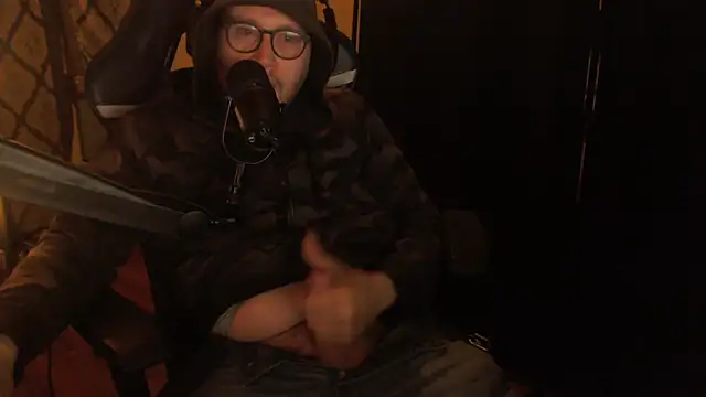 chicostick413 online show from April 2026 02:24:01 AM