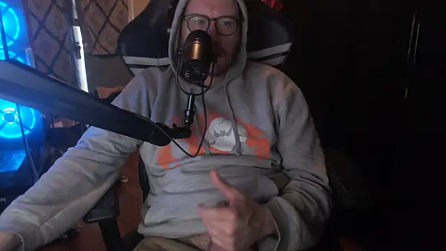 chicostick413 online show from April 2026 11:33:01 AM