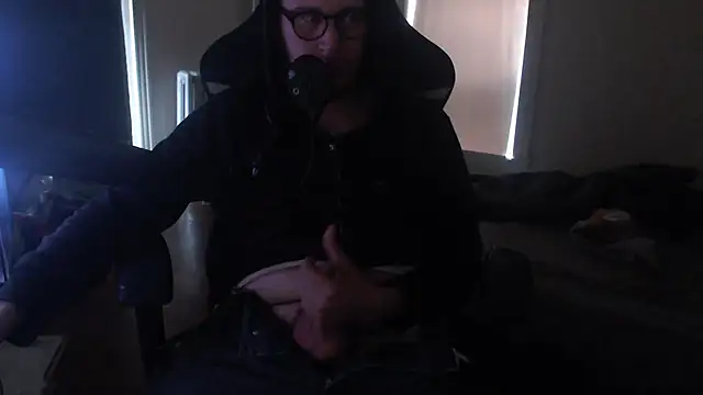 chicostick413 online show from October 2025 05:37:02 PM