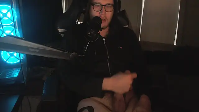 Snapshot of chicostick413 chatting on October 2025 12:46:01 PM chicostick413 online show from October 2025 12:46:01 PM