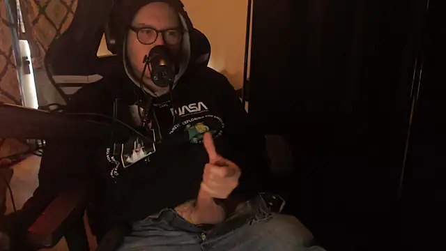 chicostick413 online show from April 2026 12:34:01 PM