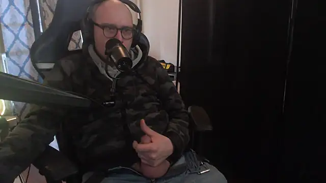 chicostick413 online show from March 2026 02:38:01 PM