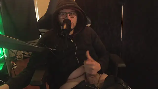 Snapshot of chicostick413 chatting on December 2025 02:07:02 PM chicostick413 online show from December 2025 02:07:02 PM