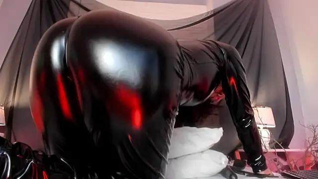 KylieMaxwell online show from November 2025 08:30:01 AM