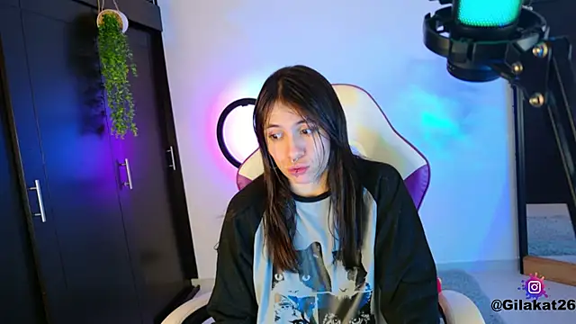 GilaKat online show from November 2025 07:46:01 AM