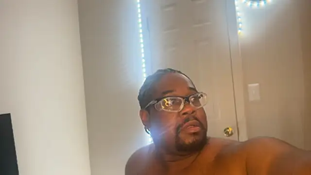 Snapshot of bigtennesseeboy chatting on May 2026 09:27:01 AM bigtennesseeboy online show from May 2026 09:27:01 AM