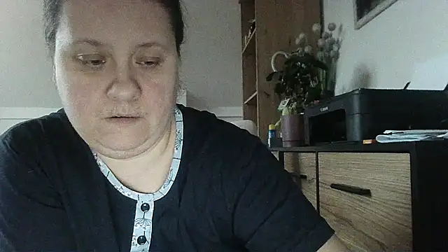 Snapshot of ReifeVenna chatting on November 2025 01:59:01 PM ReifeVenna online show from November 2025 01:59:01 PM