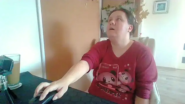 Snapshot of ReifeVenna chatting on December 2024 10:12:01 AM ReifeVenna online show from December 2024 10:12:01 AM