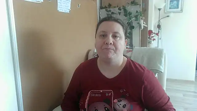 Snapshot of ReifeVenna chatting on January 2025 10:20:02 AM ReifeVenna online show from January 2025 10:20:02 AM