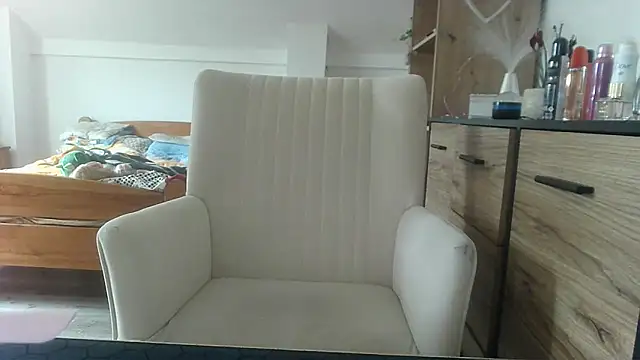 Snapshot of ReifeVenna chatting on February 2025 10:00:01 AM ReifeVenna online show from February 2025 10:00:01 AM