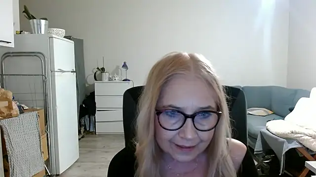 sofia xkiss online show from February 2025 02:49:02 PM