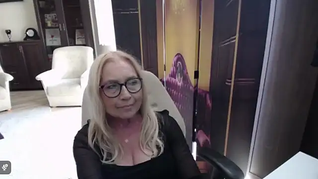 Snapshot of sofia_xkiss chatting on July 2026 01:43:01 PM sofia xkiss online show from July 2026 01:43:01 PM