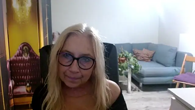 Snapshot of sofia_xkiss chatting on November 2025 03:05:01 PM sofia xkiss online show from November 2025 03:05:01 PM