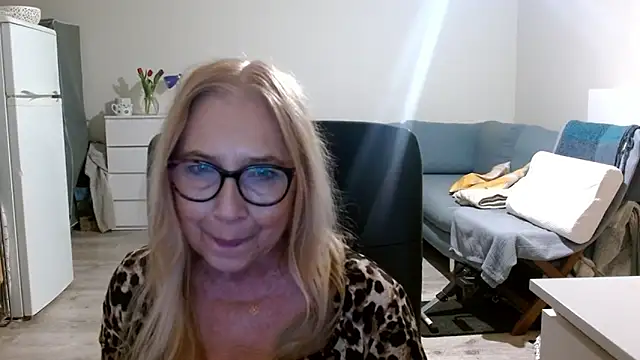 Snapshot of sofia_xkiss chatting on March 2025 05:43:02 PM sofia xkiss online show from March 2025 05:43:02 PM