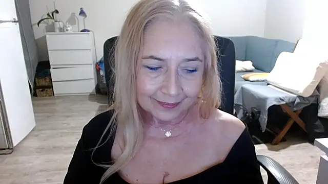 sofia xkiss online show from February 2025 02:33:02 PM