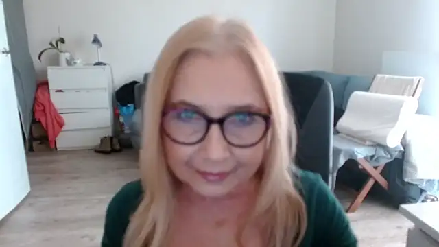 sofia xkiss online show from February 2025 10:51:02 AM
