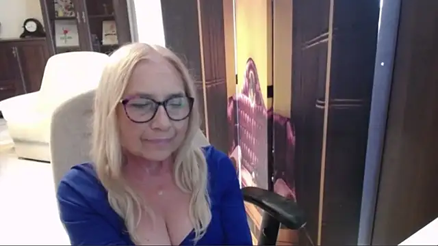 Snapshot of sofia_xkiss chatting on July 2026 01:45:01 PM sofia xkiss online show from July 2026 01:45:01 PM