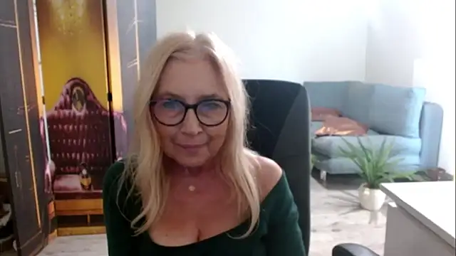 Snapshot of sofia_xkiss chatting on October 2025 01:52:01 PM sofia xkiss online show from October 2025 01:52:01 PM