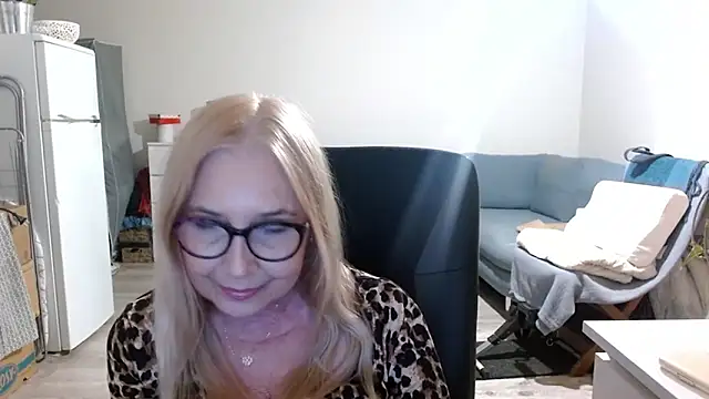 sofia xkiss online show from March 2025 01:13:02 AM
