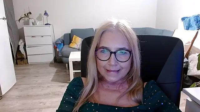 sofia xkiss online show from February 2025 05:36:01 PM