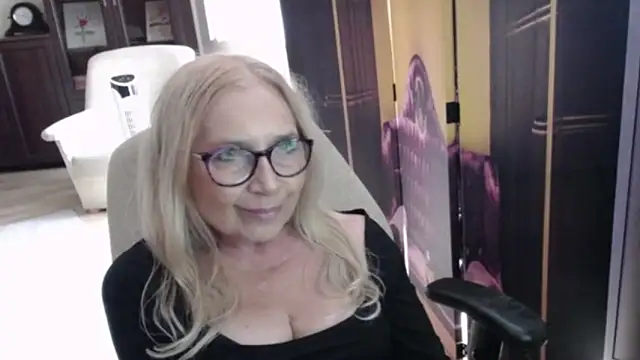 Snapshot of sofia_xkiss chatting on July 2026 01:51:01 PM sofia xkiss online show from July 2026 01:51:01 PM
