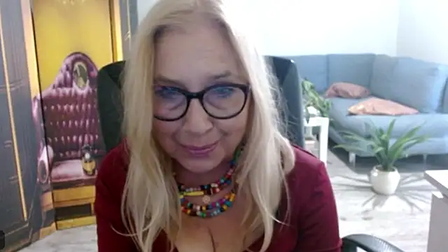 sofia xkiss online show from September 2025 02:01:01 PM