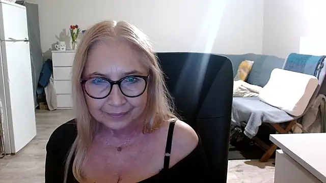 sofia xkiss online show from March 2025 06:11:01 PM