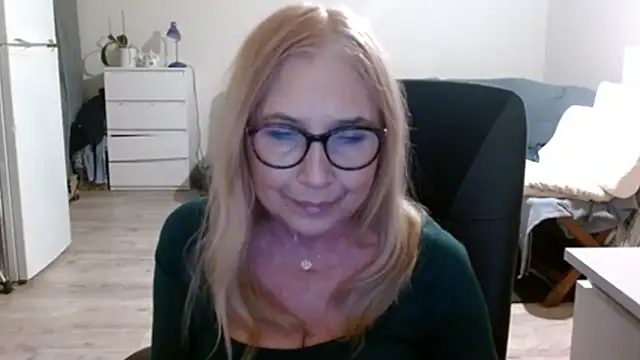 sofia xkiss online show from February 2025 05:51:01 PM