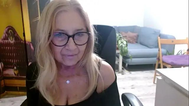 sofia xkiss online show from December 2025 02:41:01 PM