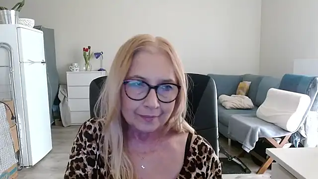 sofia xkiss online show from March 2025 10:51:01 AM