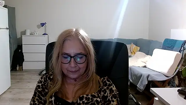 sofia xkiss online show from March 2025 05:46:01 PM