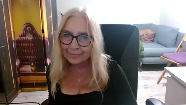 Snapshot of sofia_xkiss chatting on November 2025 03:04:02 PM sofia xkiss online show from November 2025 03:04:02 PM