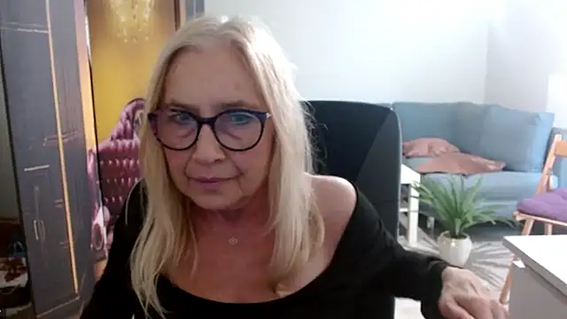 sofia xkiss online show from September 2025 01:55:01 PM
