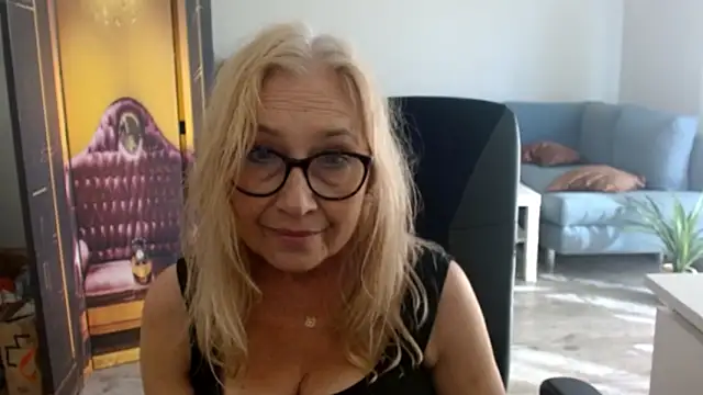 sofia xkiss online show from September 2025 01:43:01 PM